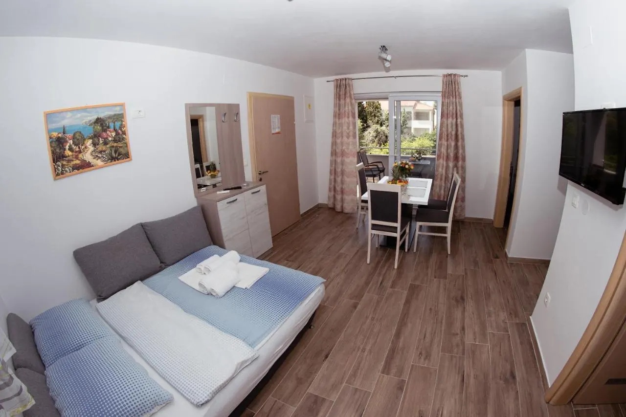 Apartmani Mijo, Biograd Na Moru