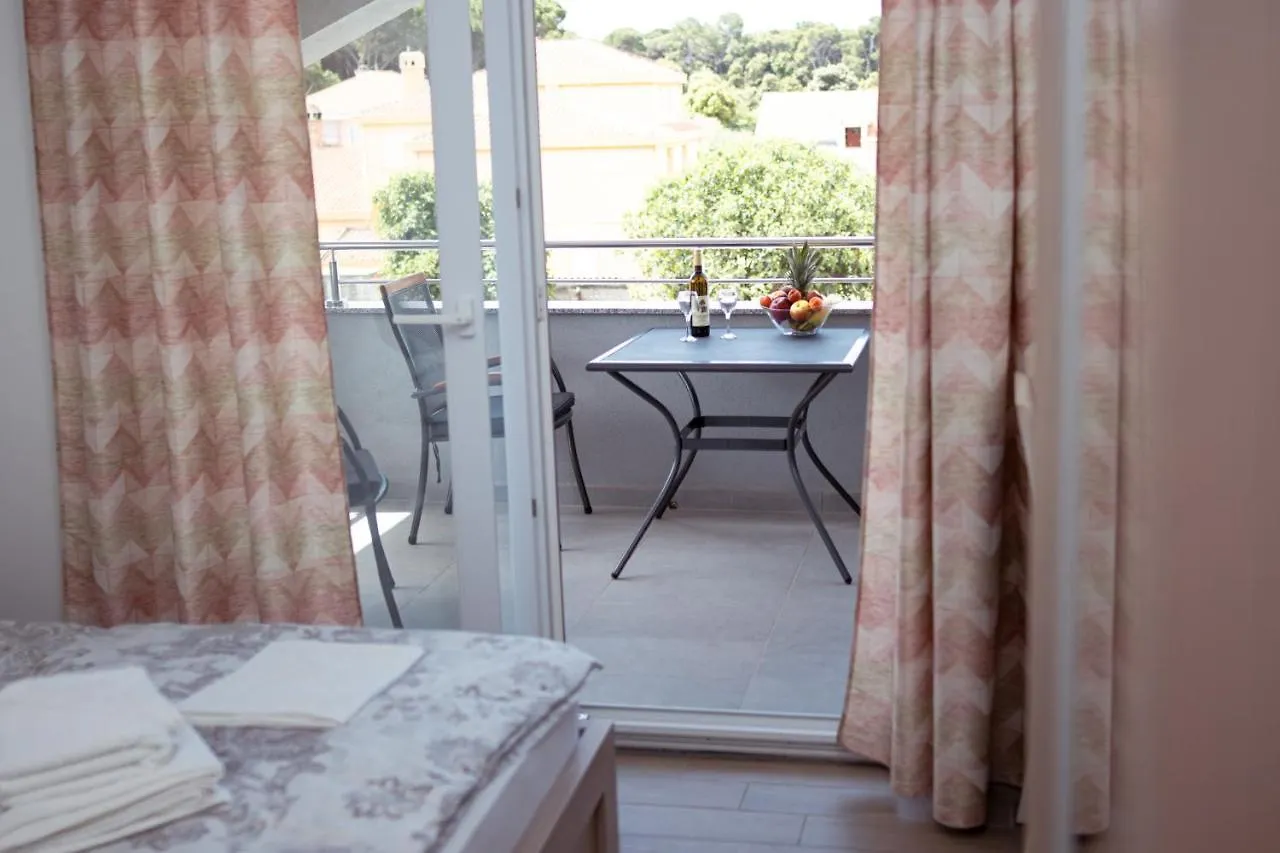 Apartmani Mijo, Biograd Na Moru 0*,