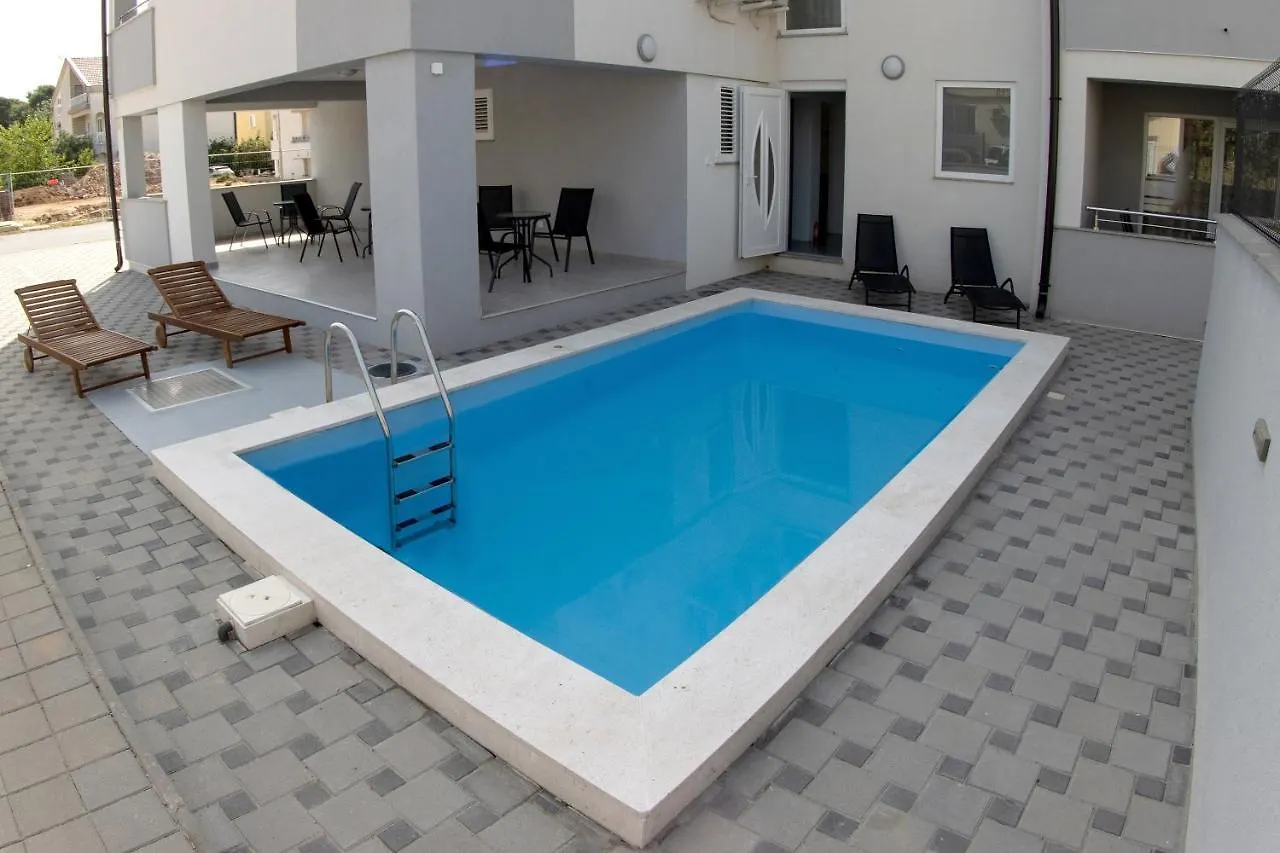 Apartmani Mijo, Biograd Na Moru