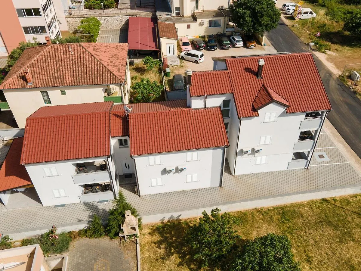 Apartmani Mijo, Biograd Na Moru 0*,